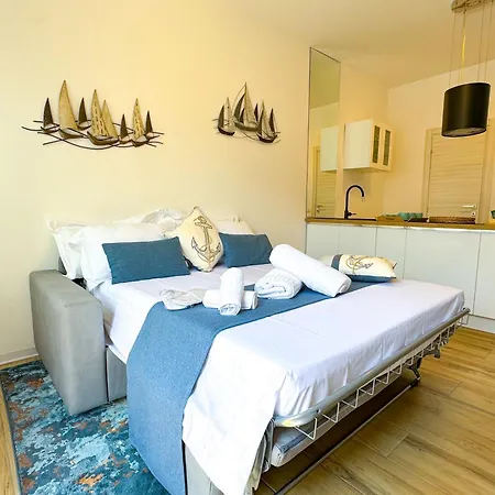 2 Steps By The 公寓