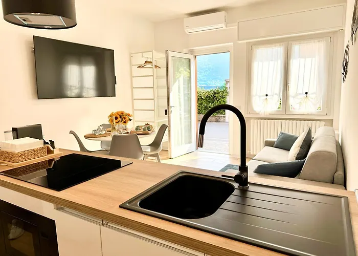 2 Steps By The 아파트 만델로델라리오